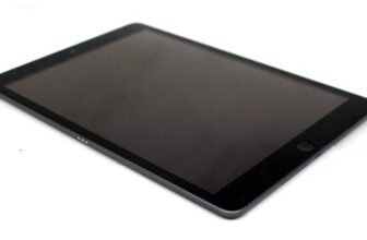What Are the Signs You Need iPhone Screen Repair in Newark NJ?