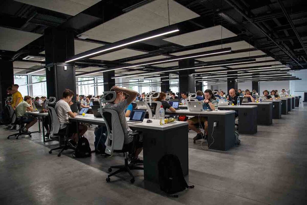 Building stronger customer relationships through quality support